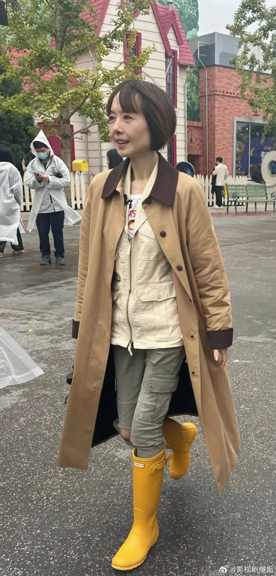 路人镜头下的鲁豫变成这样了！ ​​​