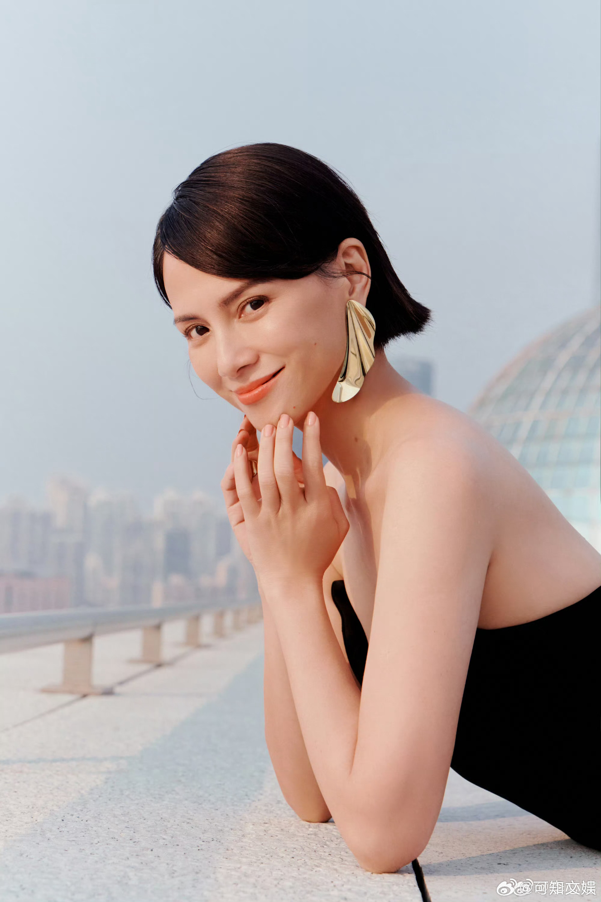 李心洁晒袁咏仪浪姐送考合照 姐姐们冲呀李心洁晒袁咏仪合照