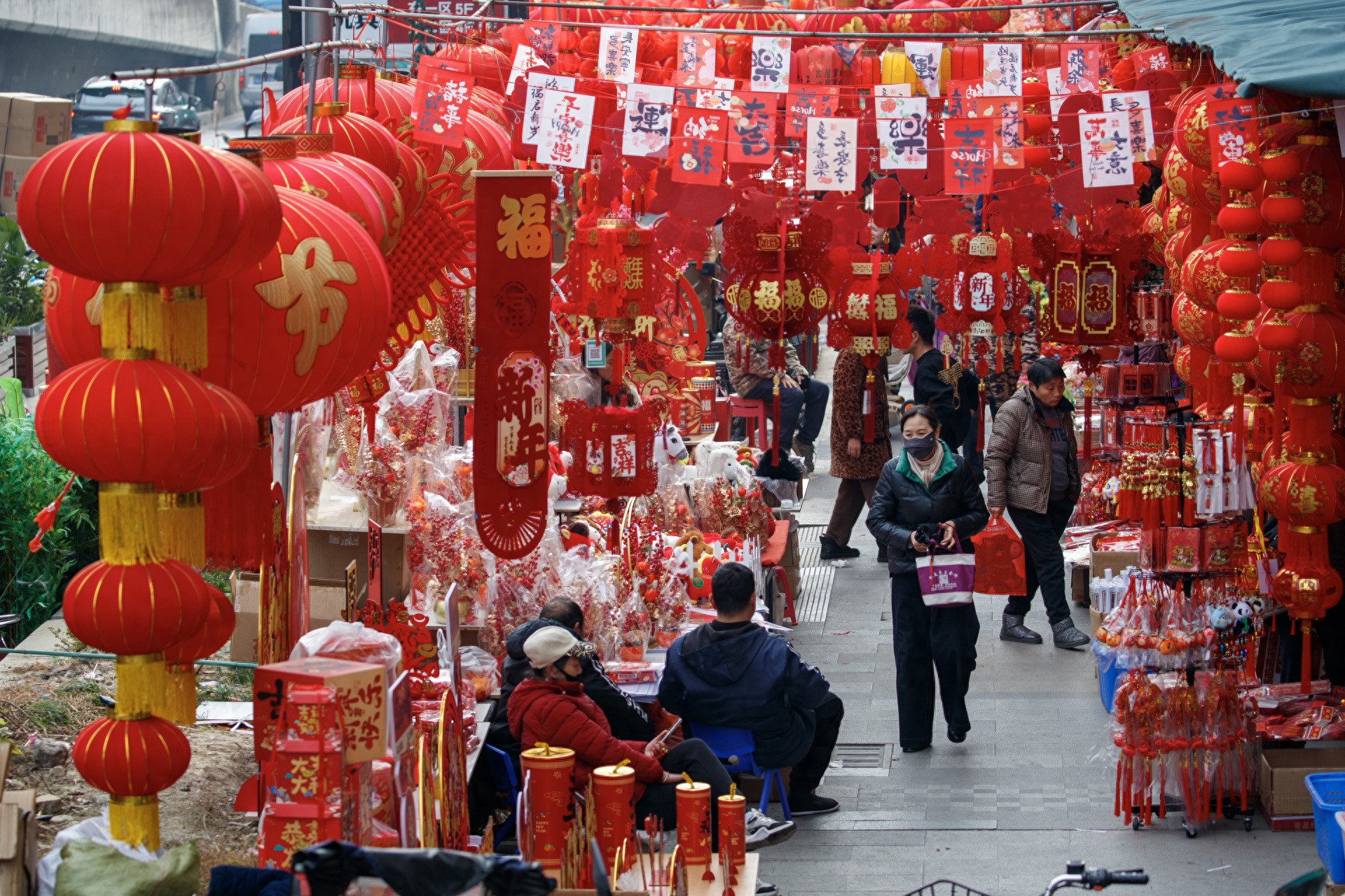 佳节渐近，火红年味渐浓
