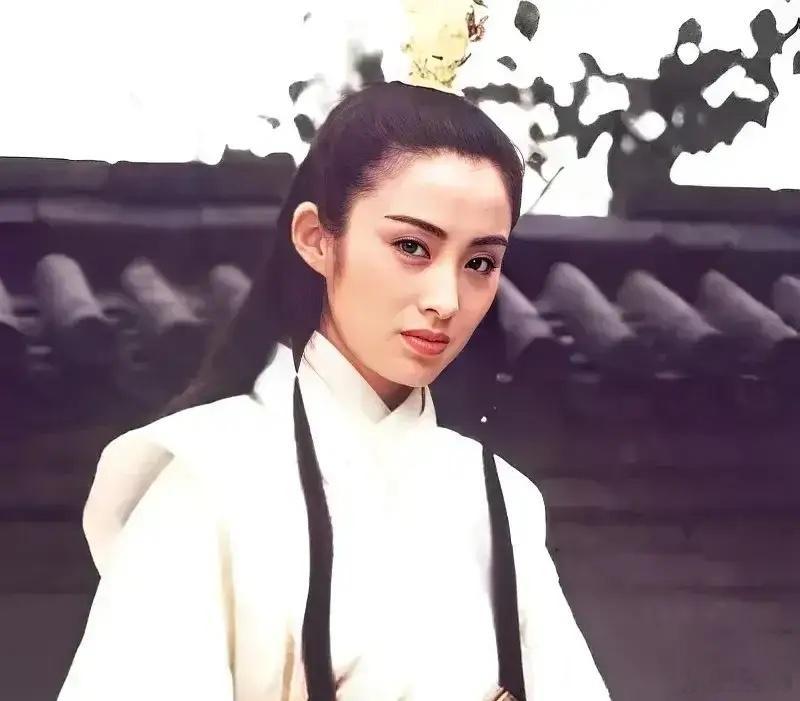 李连杰《倚天屠龙记》成经典，遗憾虽在但无需重拍！说起李连杰，那可是咱们功夫电影的