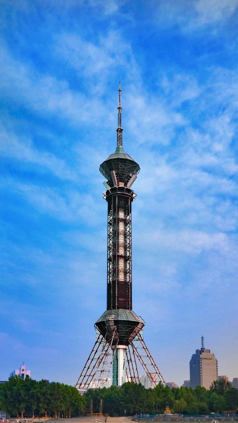 中国最常被忽略的省会 从“石门”到“石家庄”，这个名字本身就是一部城市史诗。它连