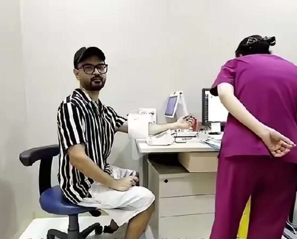 印度一家三口来了中国就不愿回去，这事细想挺有说道。他们念叨着医疗开销低，环境干净