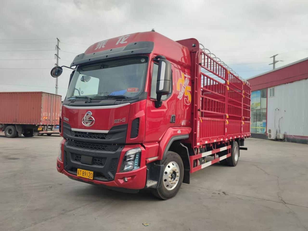 乘龙H5绿通房车联合玉柴打造专属“龙芯动力”，结合机箱桥一体化设计，形成黄金动力