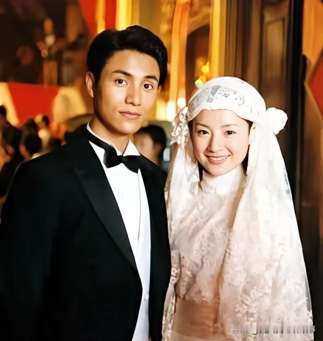 燕西追求时甘愿低头包容，婚后就暴露纨绔本性，不学无术又败家，他所谓的浪漫不过是随