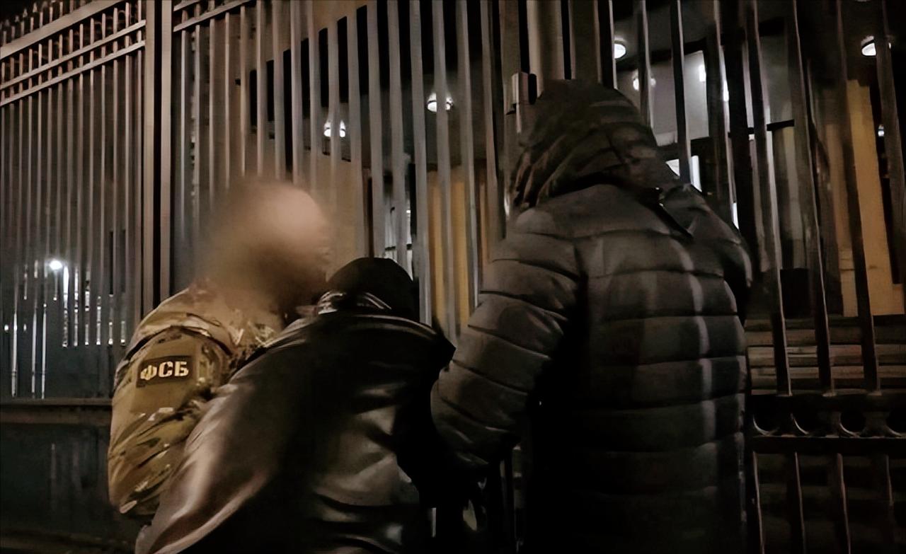 太狠了，日常取暖的加热鞋垫竟成了精心伪装的夺命武器，最近俄方爆料成功揪出一桩针对