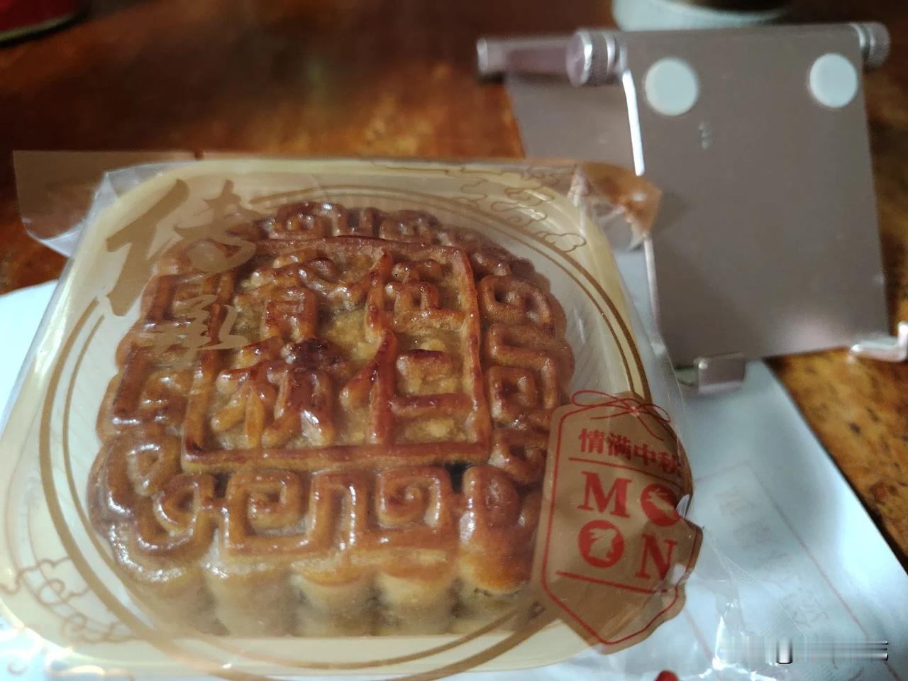 
昨天去了一趟老舅家，在老舅家吃了个午饭。老舅和老舅妈已经将近80岁了，但是他们