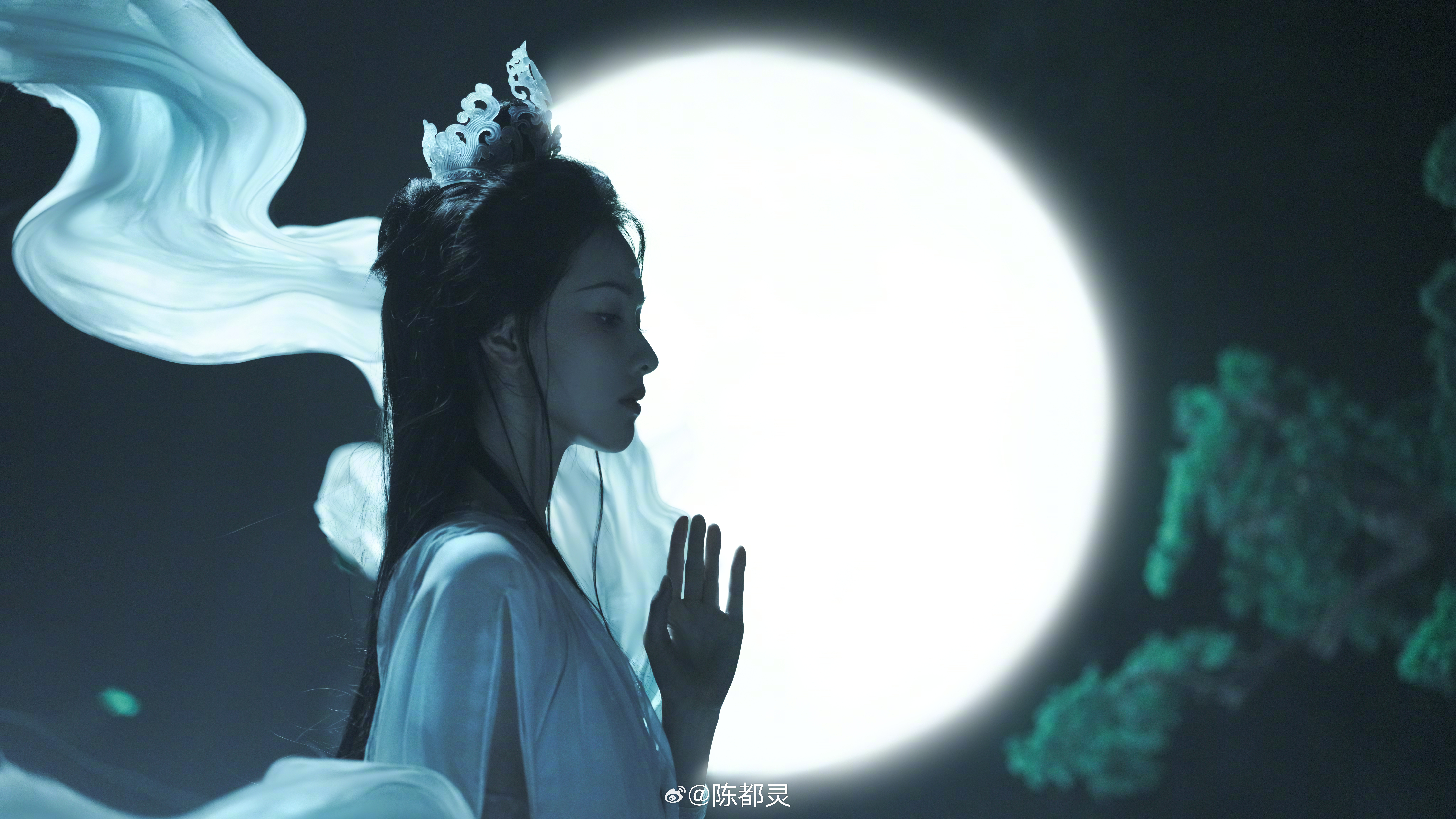 陈都灵   在复制粘贴的时代，你是手写的诗