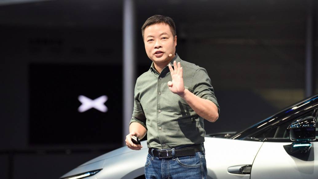 【何小鹏重申8月全面超越特斯拉FSD目标】小鹏汽车董事长兼CEO何小鹏近日在北京