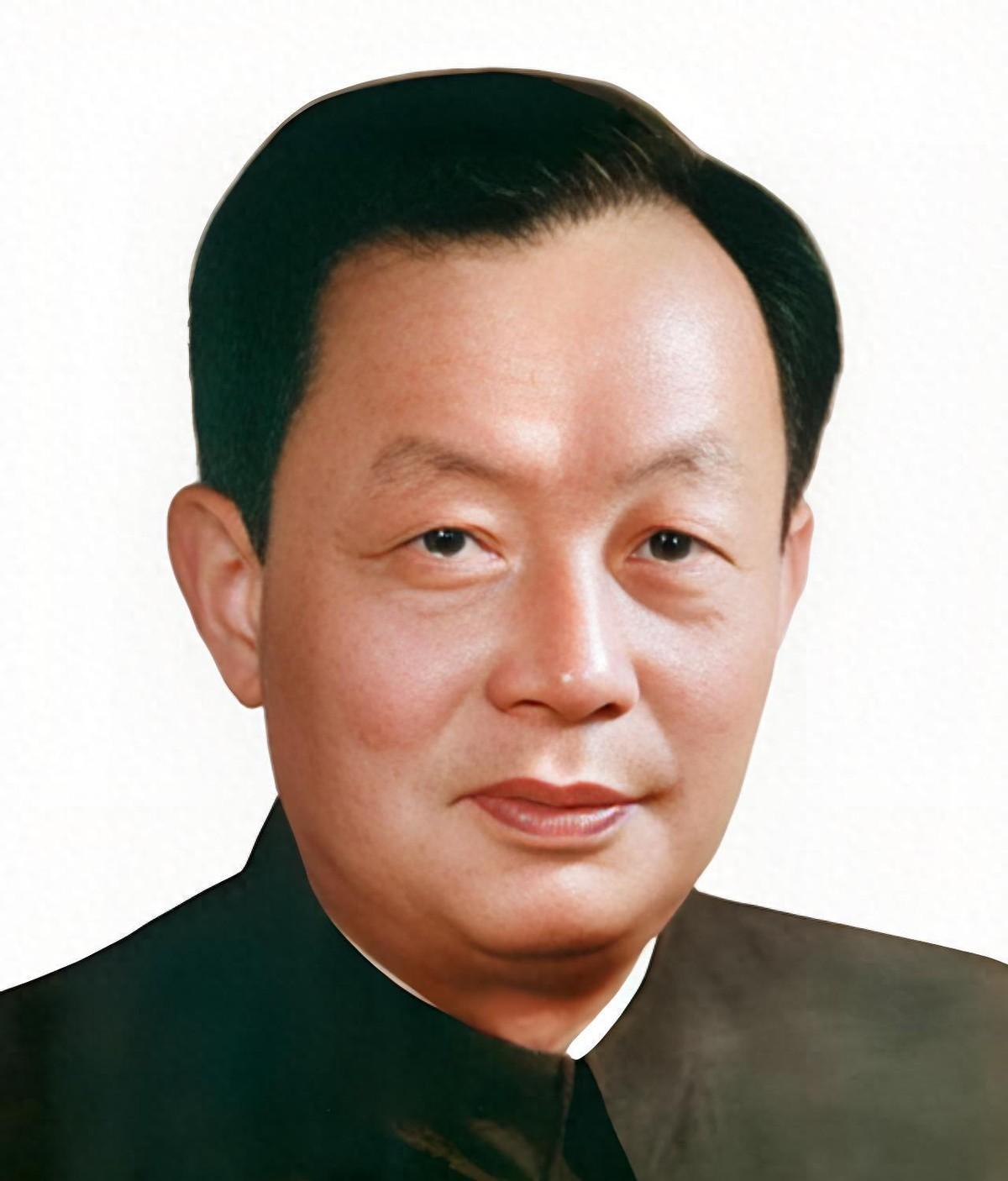 毛主席称杜润生为小脚女人，张劲夫仍旧提拔他，主席为何坚决反对重用此人？
1960