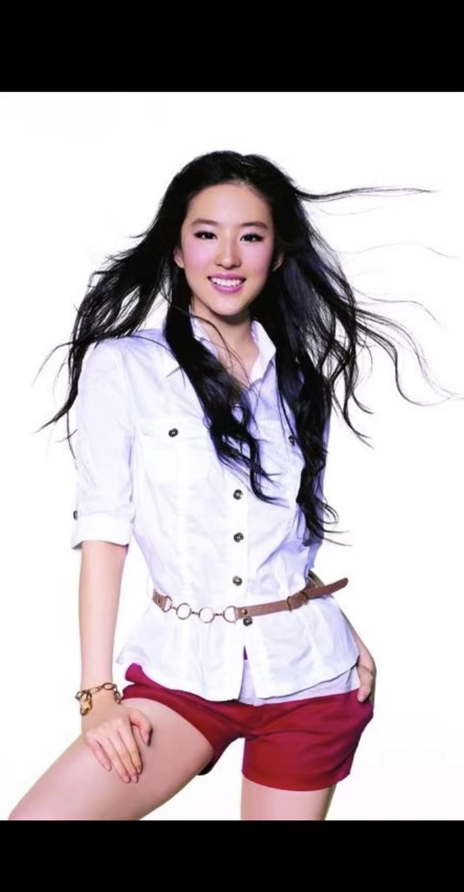 刘亦菲早期时尚杂志😋