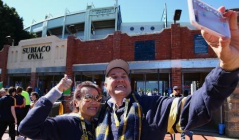 据了解，澳大利亚有这样一群华人，本来国内就是体制内退休特别是女同志，50岁后来到