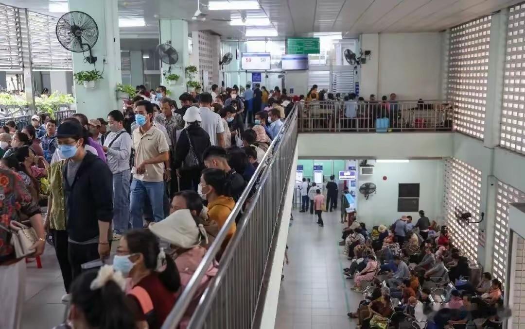 从网上了解到，越南某家知名医院人满为患。随着越南经济稳步发展，居民收入持续提升，