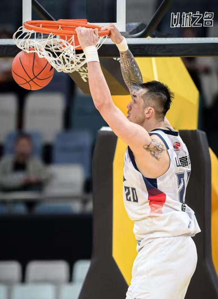 三节崩！山东男篮被北控投死了！1、难得山东有个打得好的开局，琼斯、约翰逊里突外投