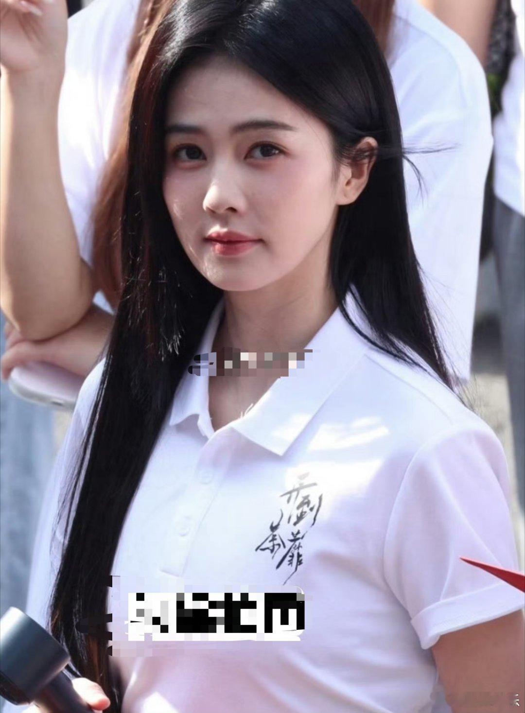 怎么感觉白鹿疲惫感这么重，老了好多啊 