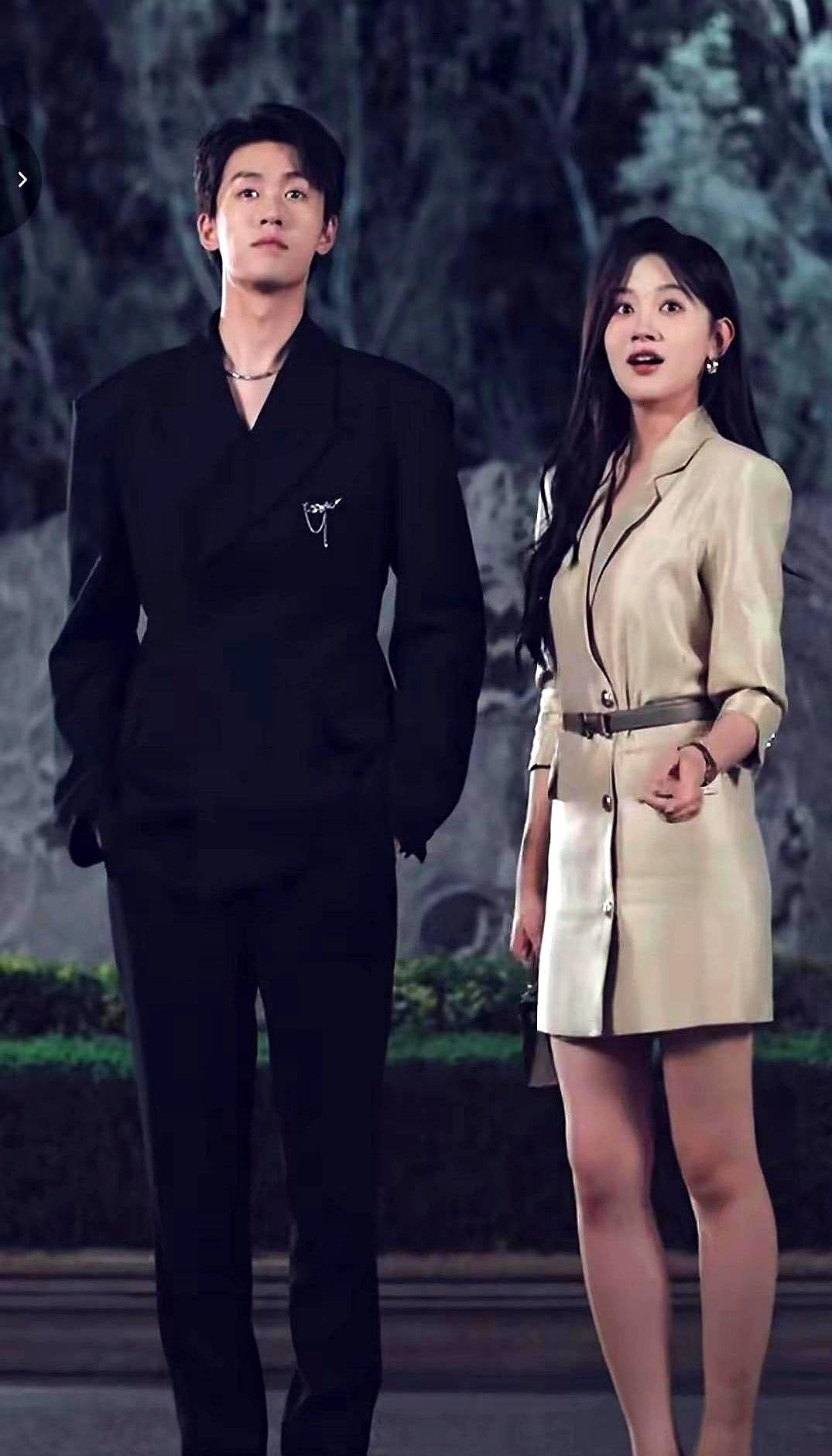 一米九二的刘宇航终于能在短剧里挺直腰杆了！
 

以前拍戏总要低头迁就搭档，表演