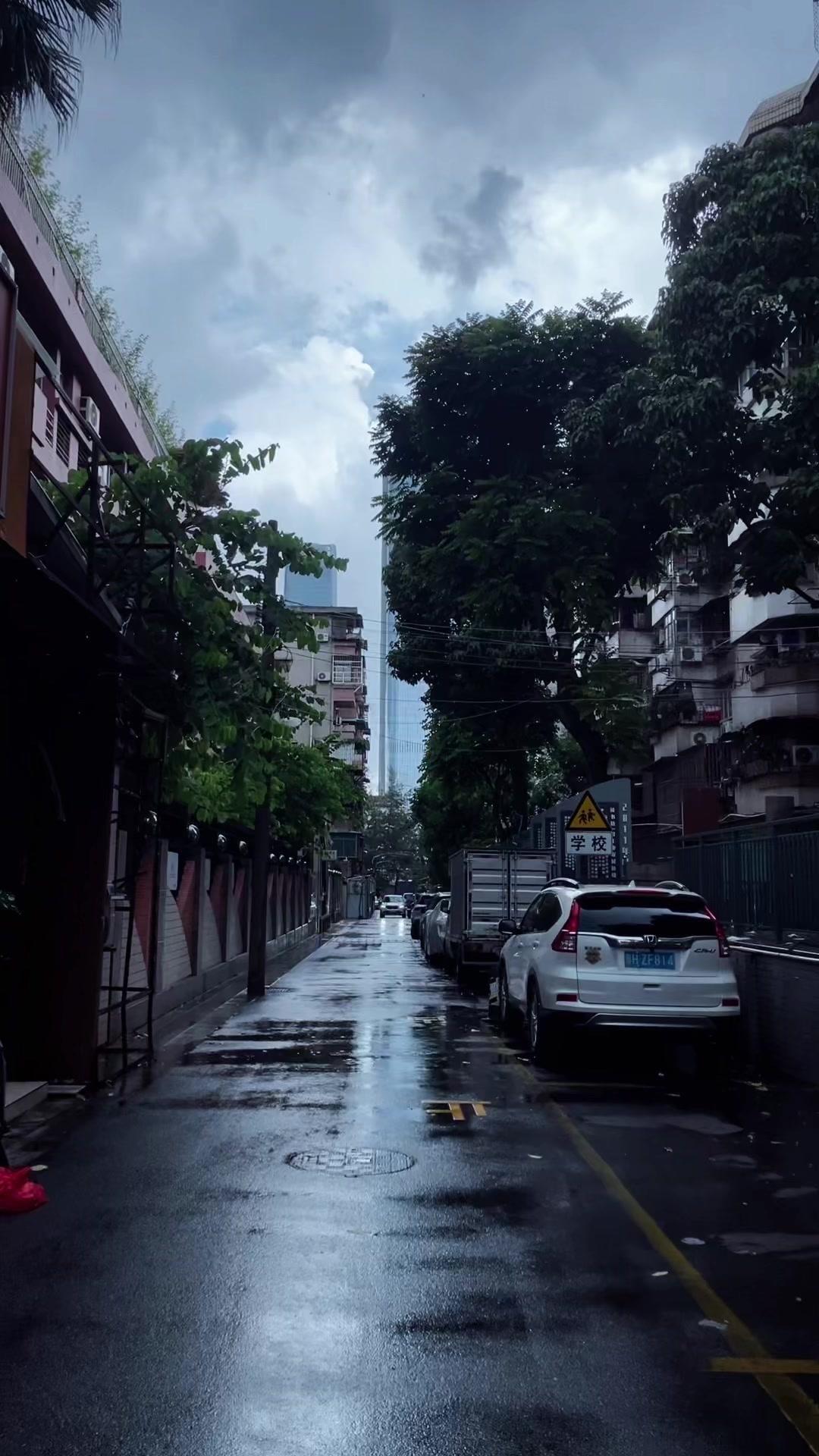 标题：广州国际金融城旁老破小？前面就是广州国际金融城，位置得天独厚，这里应该是全