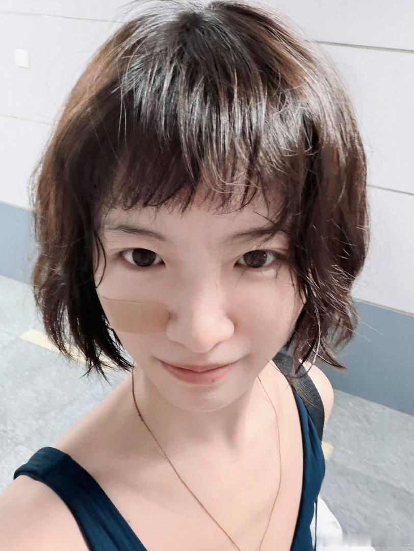 王皓庄达菲李庚希张宥浩聚餐王皓终于想起来发日常了 失踪人口王皓重磅回归，不再保持