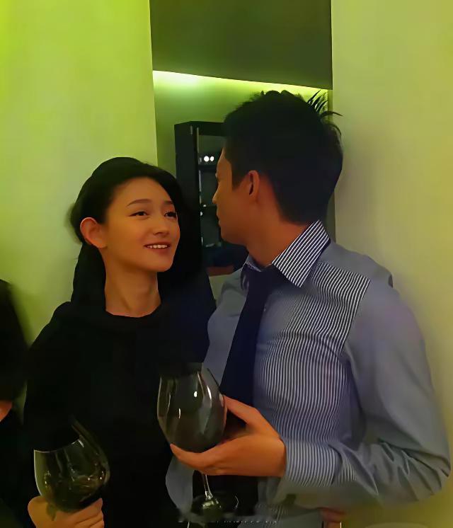 汪小菲和大S第一次见面的照片，帅哥当年就是这样被瞬间沦陷的！ ​​​