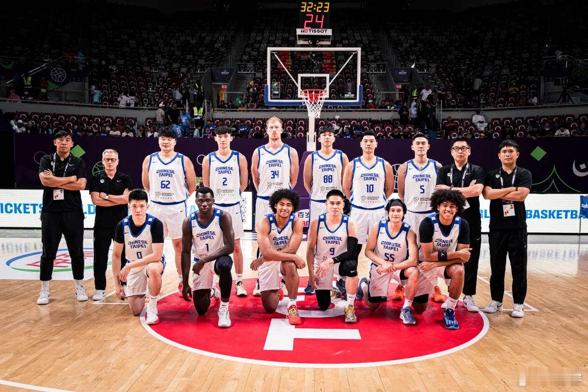 宝岛这个阵容蛮有趣的，期待世预赛交流一下子。这会儿中国台北正在和新西兰争第一，一