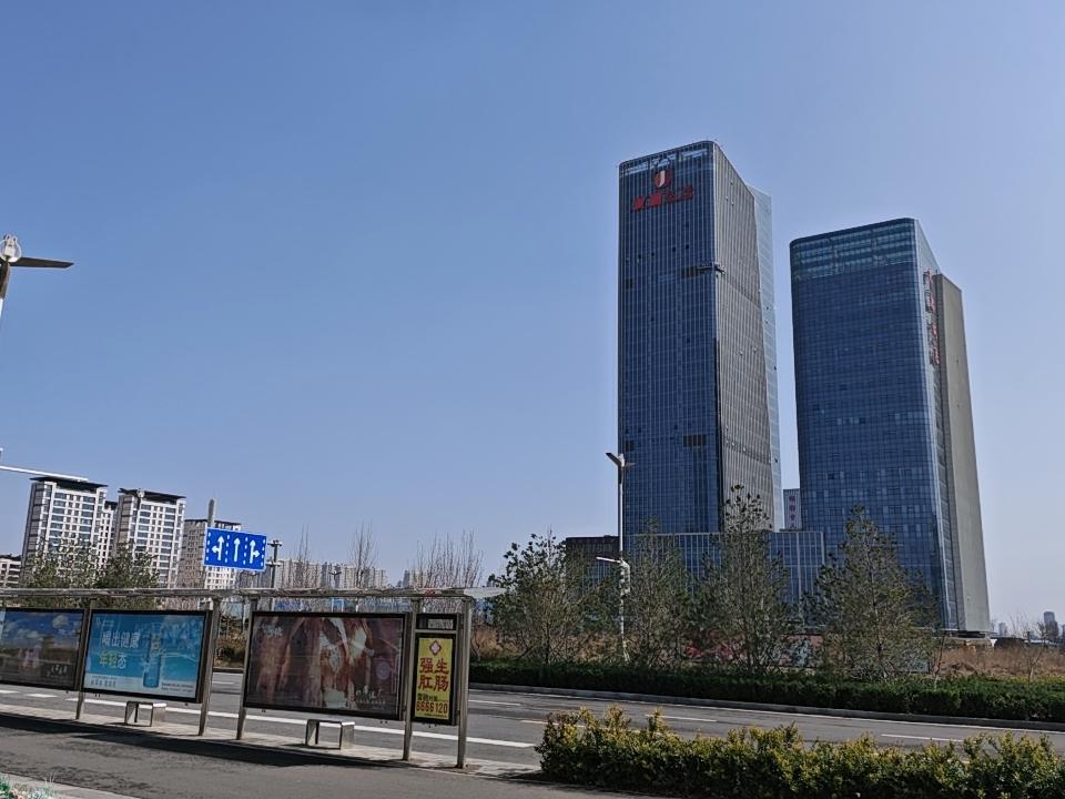 今天天气确实好得没话说，阳光暖乎乎的，风也温柔，这么棒的天窝在家里简直是暴殄天物