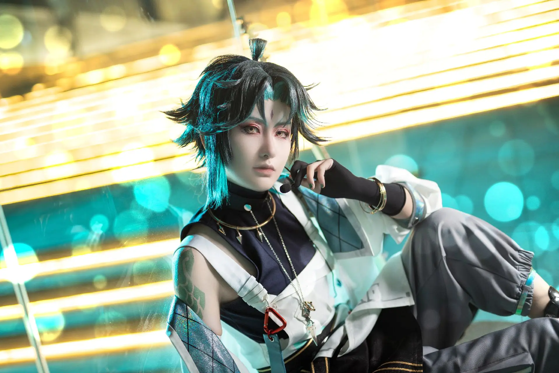 “你会来看我的演出吗？”四风乐队  吉他手-魈准备夜场演出的魈魈一只