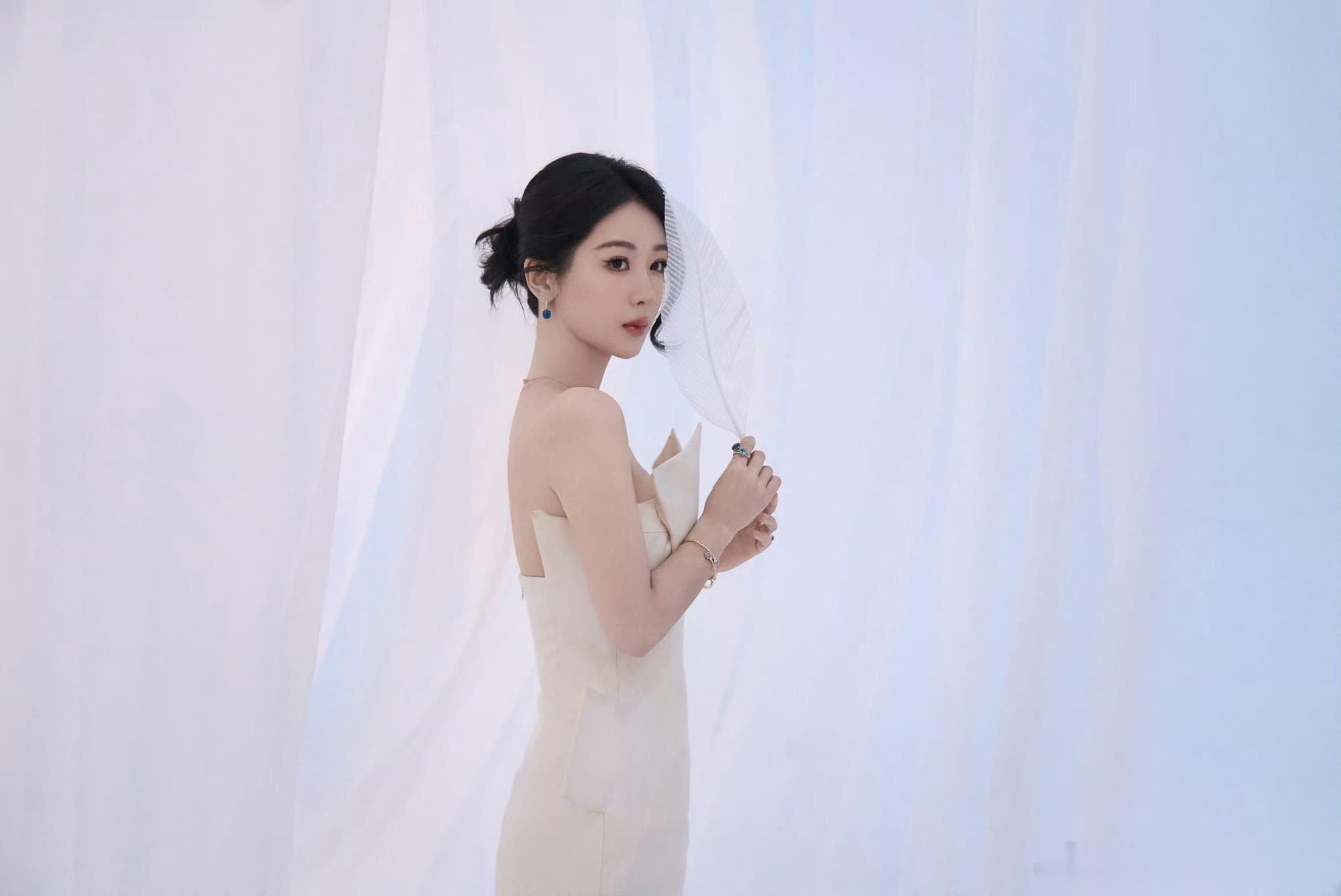 电视剧玉兰花开君再来 yz杨紫董竹君 yz杨紫玉兰花开君再来 我把喜欢写进云里，