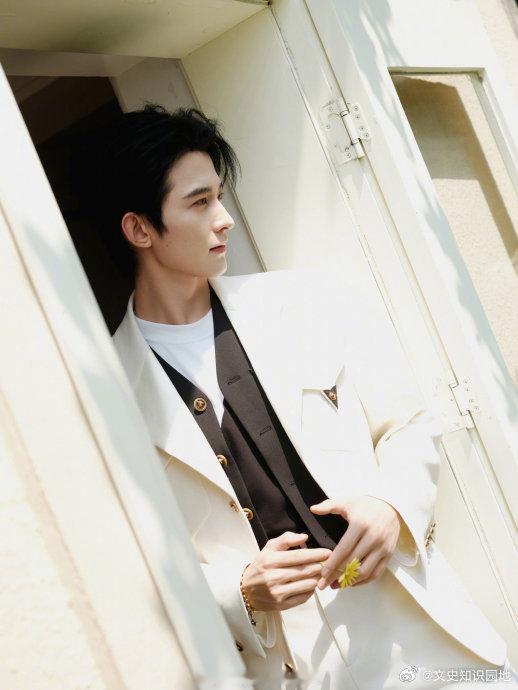 范思哲携手北京国际电影节第十六第十六届北京国际电影节以 “天坛映百花，光影耀京华