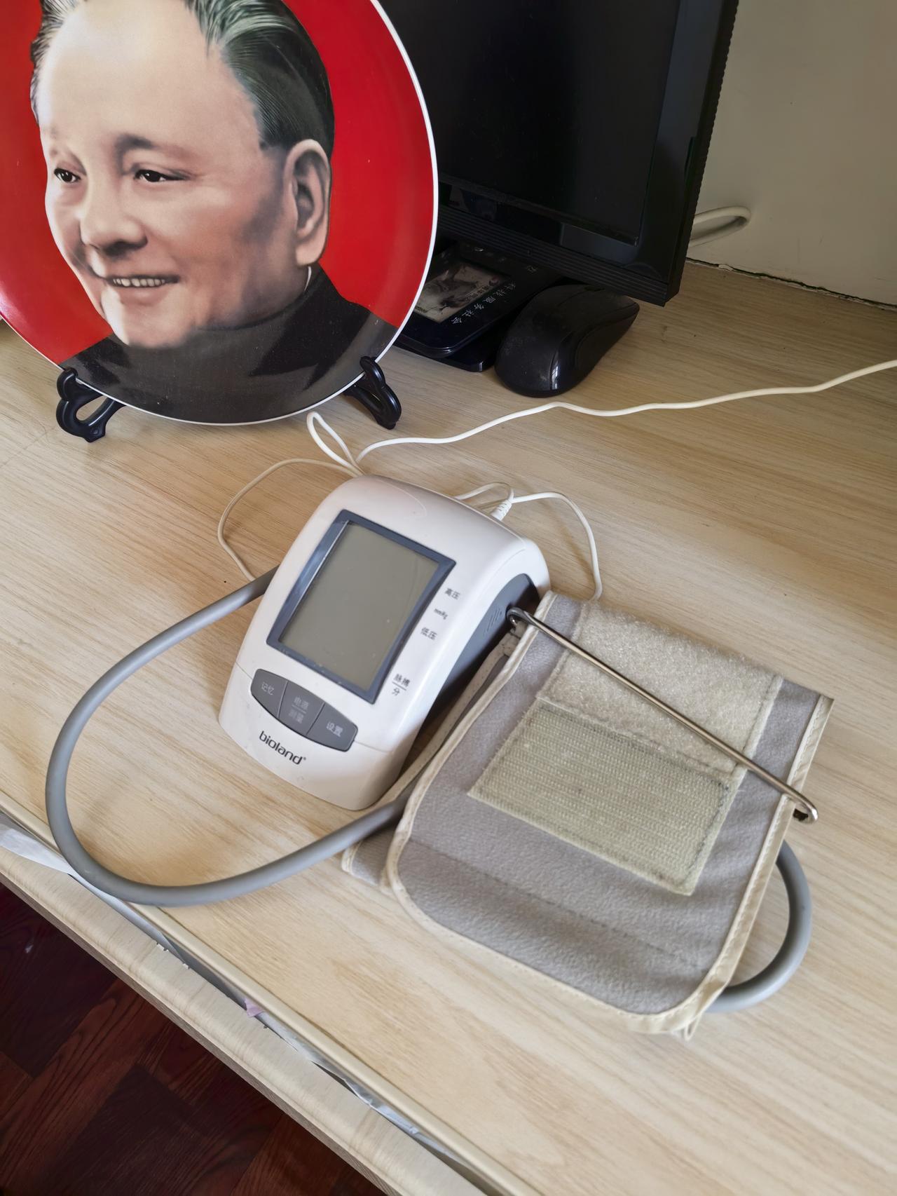血压往下掉，得看医生去了！

睡前血压，99/67，早晨血压111/72，上午十