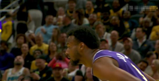 湖人新星布朗尼终于又被重用了！在今天湖人客场以137：130战胜步行者的比赛中，