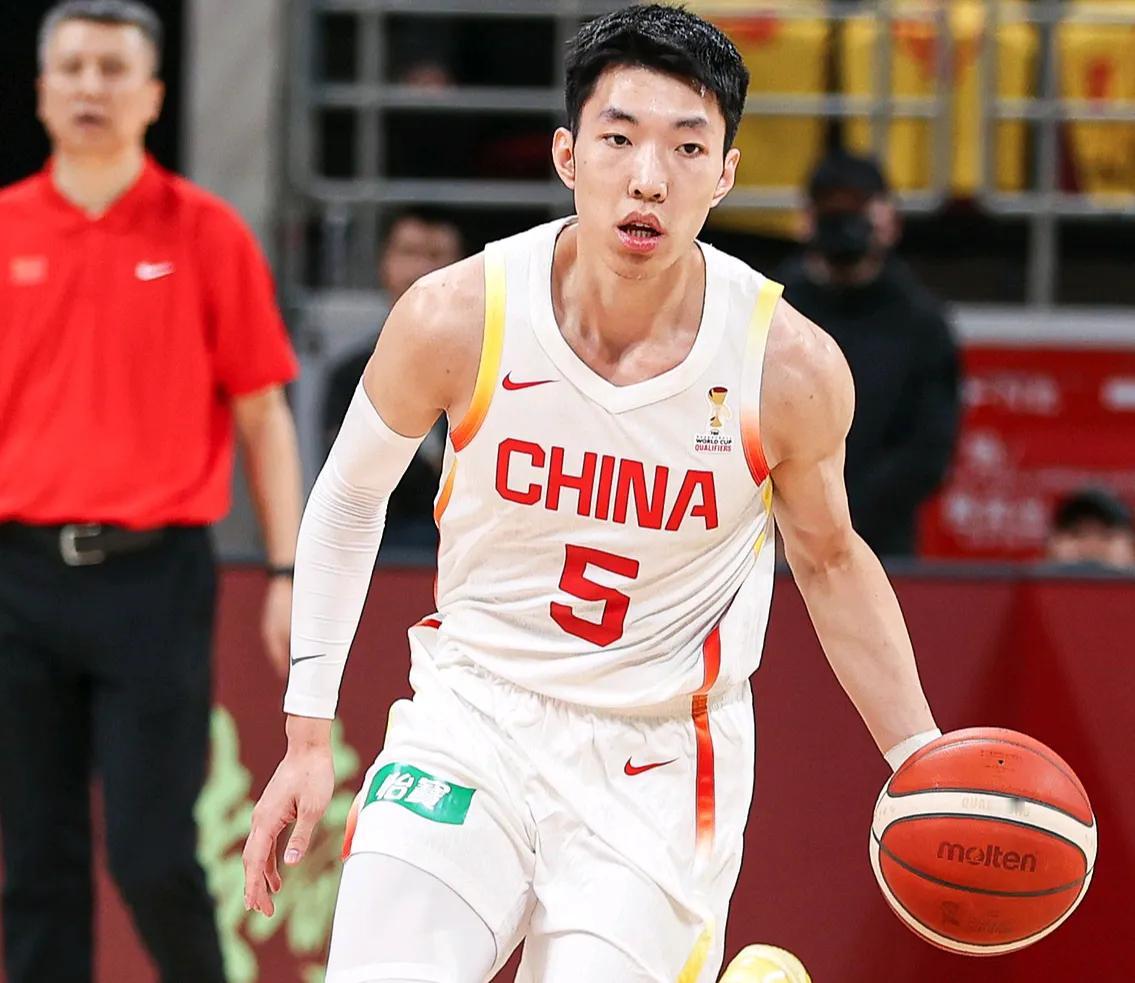 中国男篮客场逆转击败日本男篮！四人评分最高，激情上演绝地反击！
在一场篮球世预赛