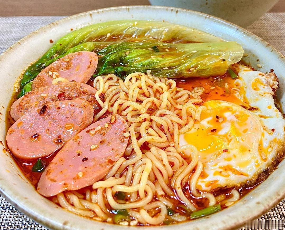 还在办公室的时候，我还信誓旦旦地想着，今晚一定要吃健康点，好好照顾自己。毕竟忙碌