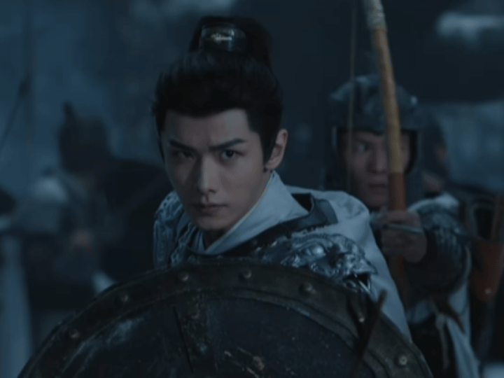 没认出来这是赵弈钦谁懂啊！看了半天都没反应过来是赵弈钦，角色跨度也太大了，气质神