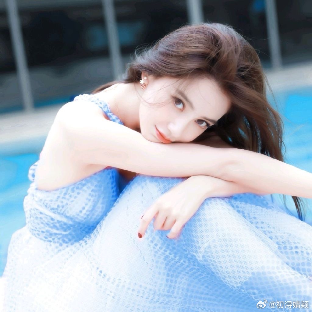 angelababy  angelababy君绮罗“种自己的花，爱自己的宇宙. 