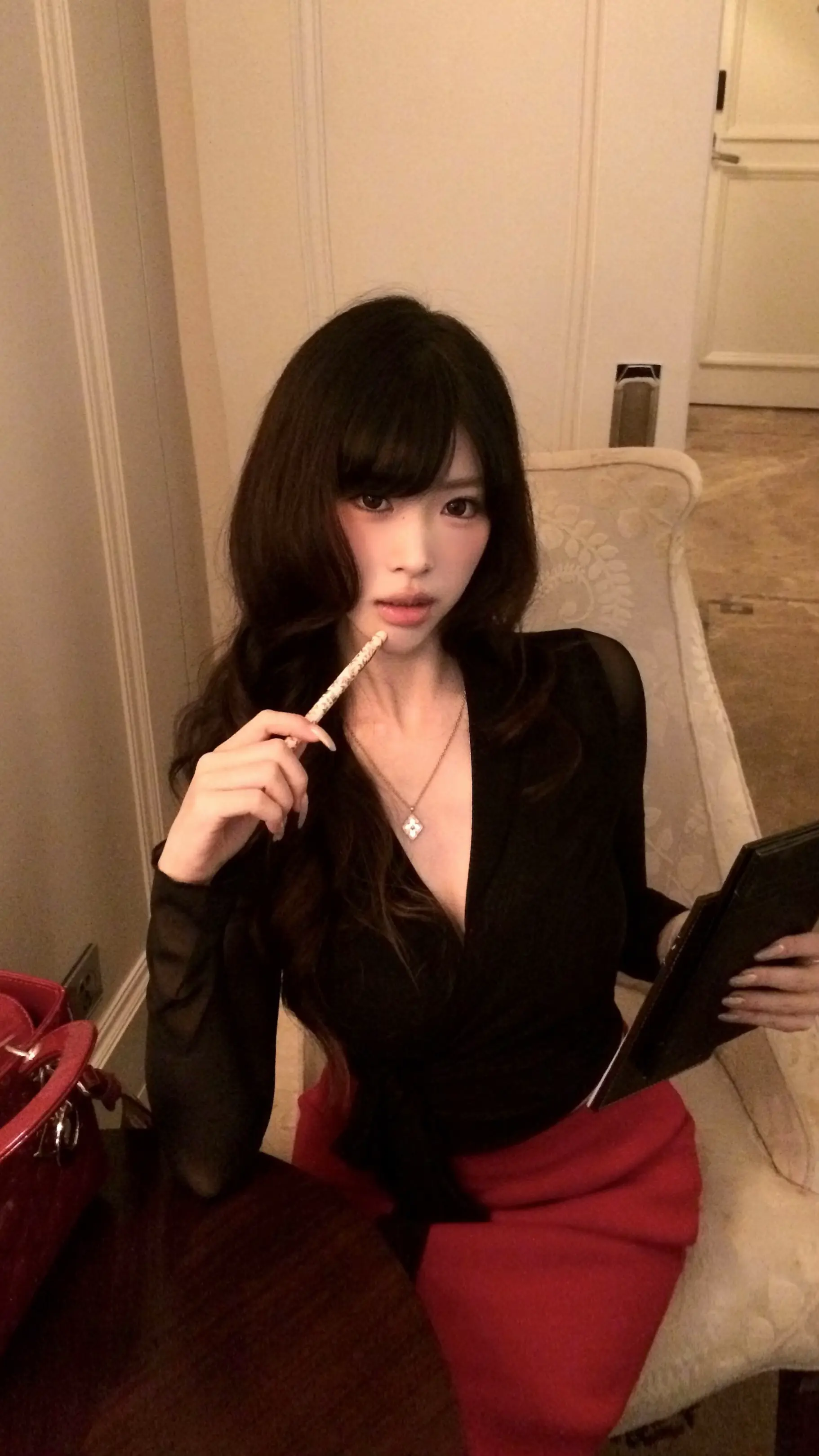 闺蜜我们别再穿童装了好吗 好的。