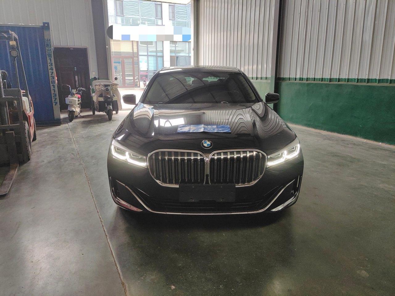 宝马最成功的一代7系，可惜遇到了巅峰W222奔驰S级！
前两天帮粉丝验了一台宝马