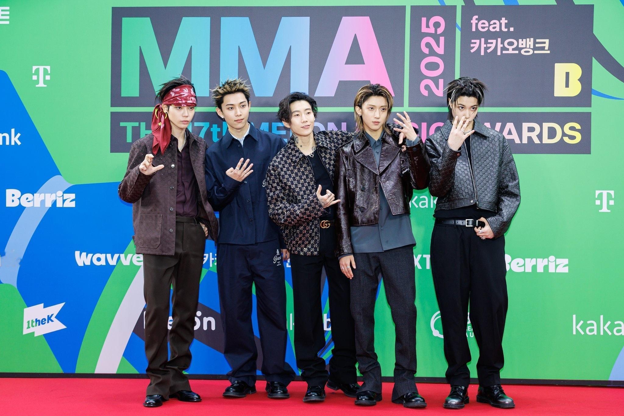 JAYPARK与LNGSHOT红毯，期待今晚LNGSHOT出道前的第一次正式舞台