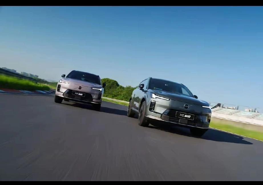 沃尔沃全新XC70混动：豪华车圈的“叛逆者”来啦！

在豪华车圈，不少品牌都按部