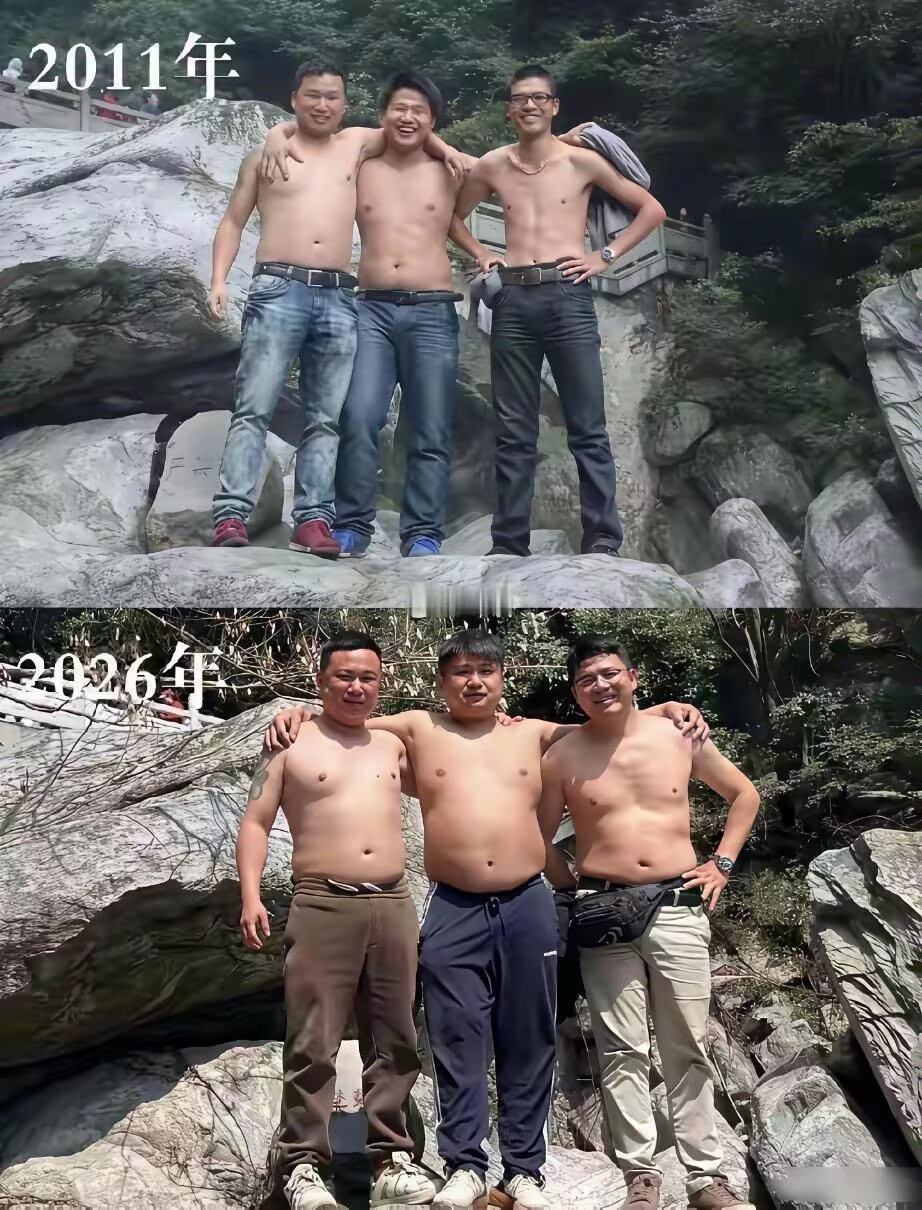 唯一不变的是背景里的红衣女子。 