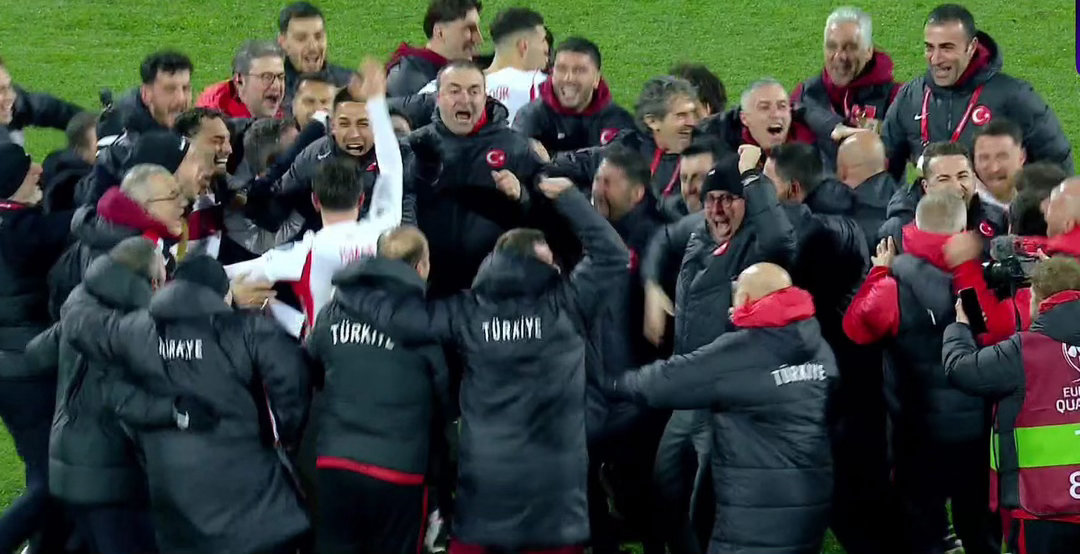 再回顧一下，土耳其自從 2002年之後，再次晉身世界盃決賽週🇹🇷奧昆高古（O