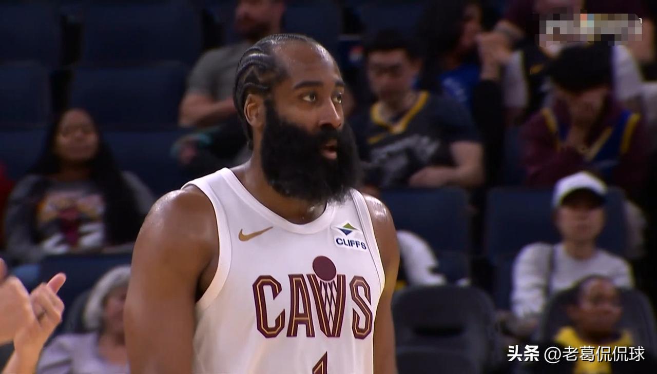 骑士超级巨星哈登真是太平淡了！在今天骑士客场以118：111力克勇士的比赛中，哈