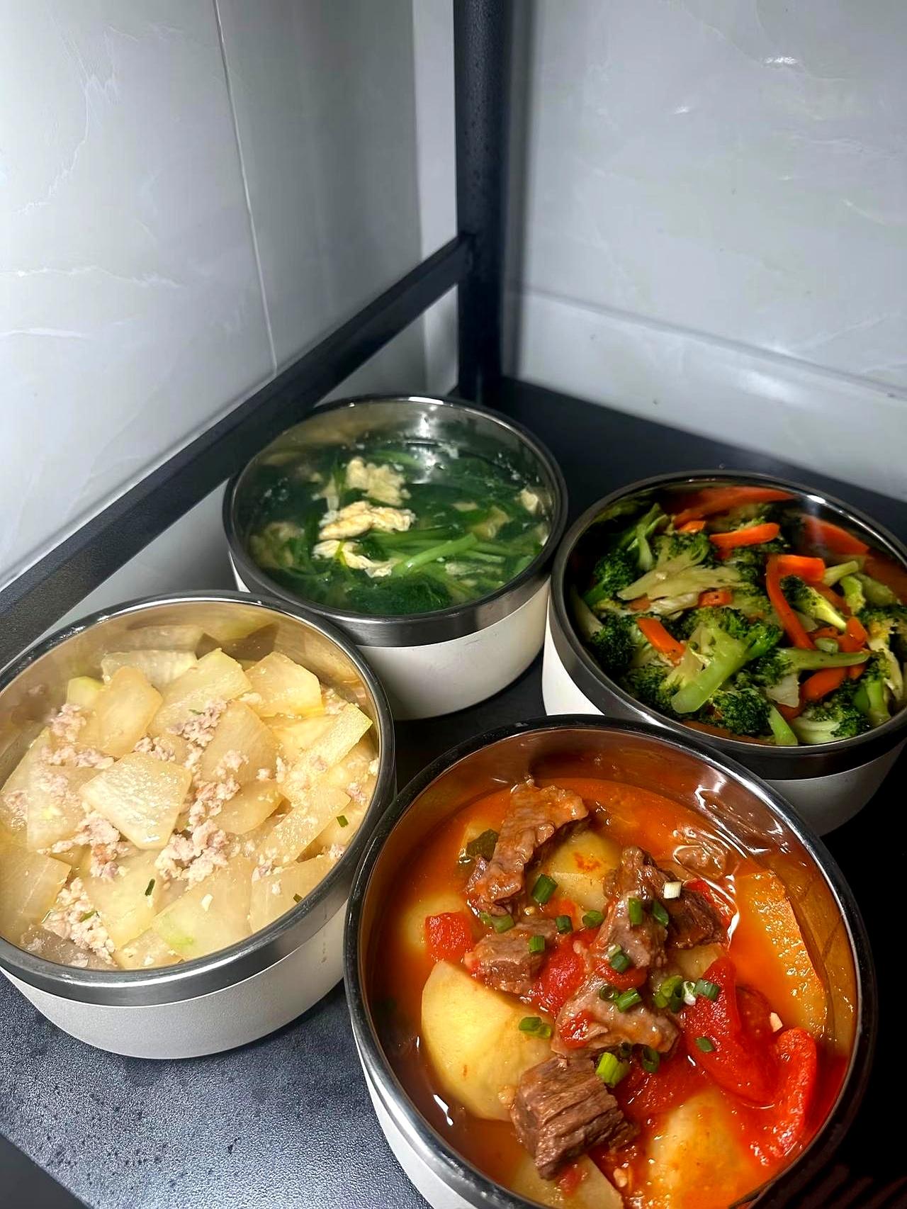81岁老大爷想找人管三顿饭，开口就是一个月3000，活儿不重，菜要有荤有素就行，