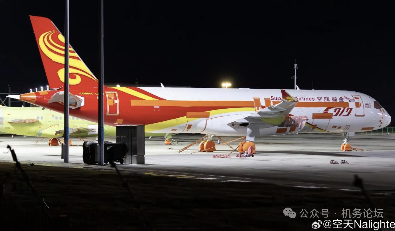 海航首架C919卡壳了
 
海航旗下金鹏航空的首架C919，如今疑似封存，交付时