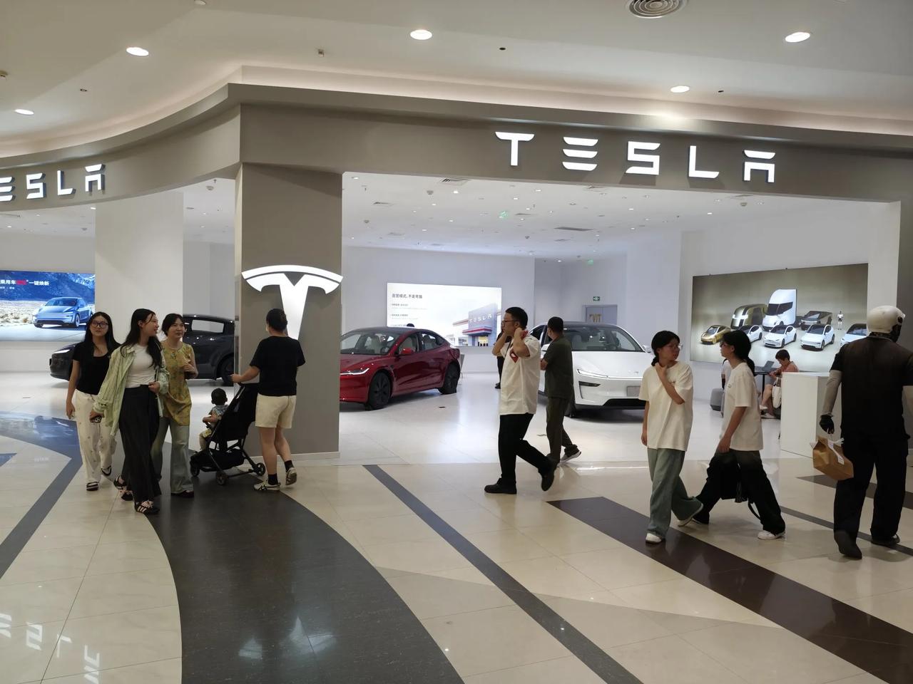 懂车帝智驾测试，我个人判断，并非有意抬高特斯拉拉踩国产车