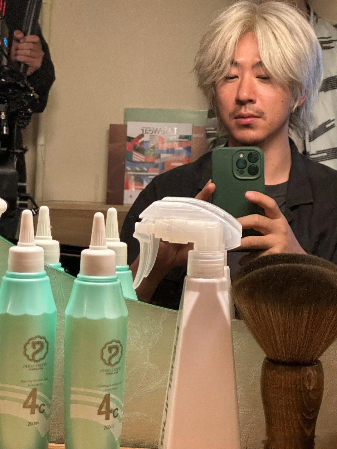 我好绝望我好想这只狗的短发白毛造型。 