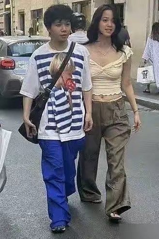 欧阳娜娜这是什么审美啊？这个腰是认真的吗？ ​​​