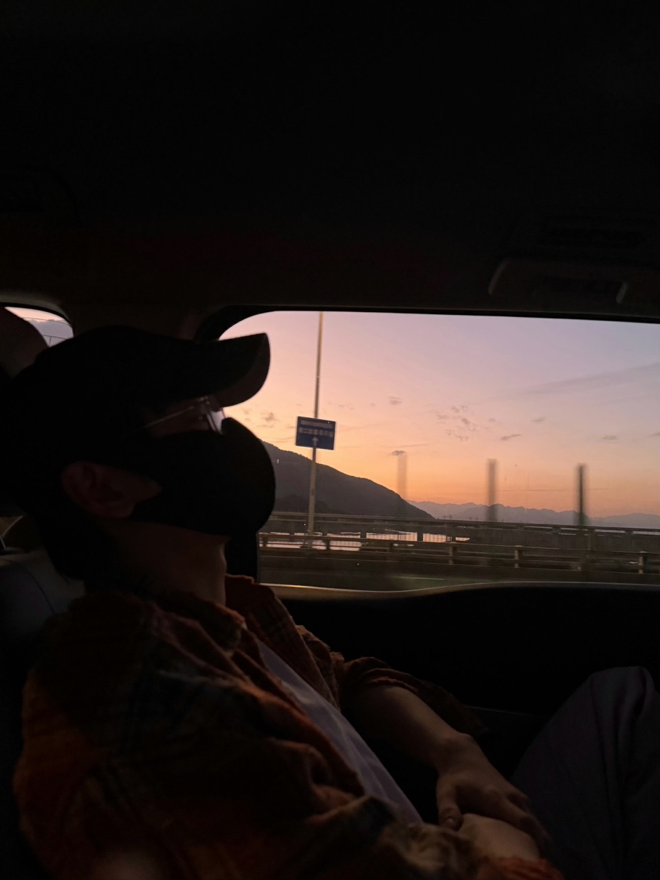 彭昱畅和夕阳～ 