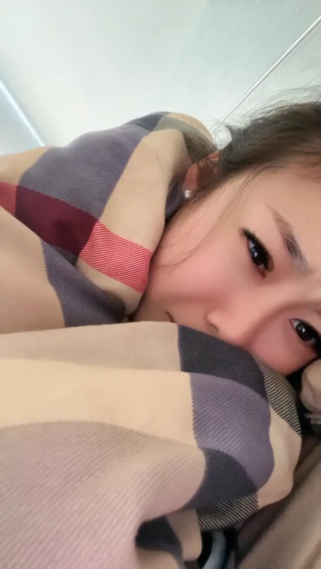 我开不开心，重要吗？有谁会在意？
哪有什么避风港，心情不好时，都是一个撑着，熬不