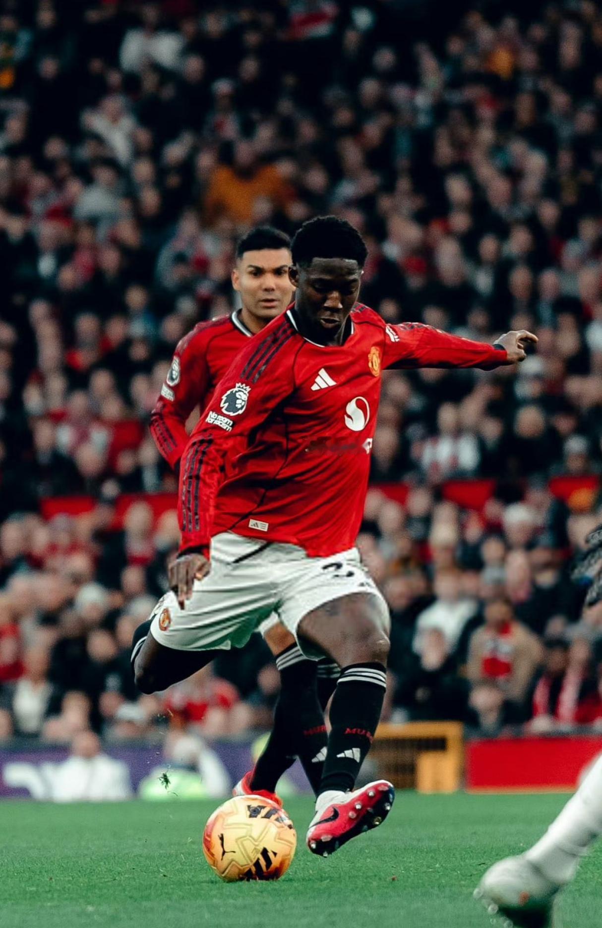 曼联冲五连胜的最后一个对手是西汉姆联，铁锤最近保级势头很猛。但是红魔风头更劲，尤