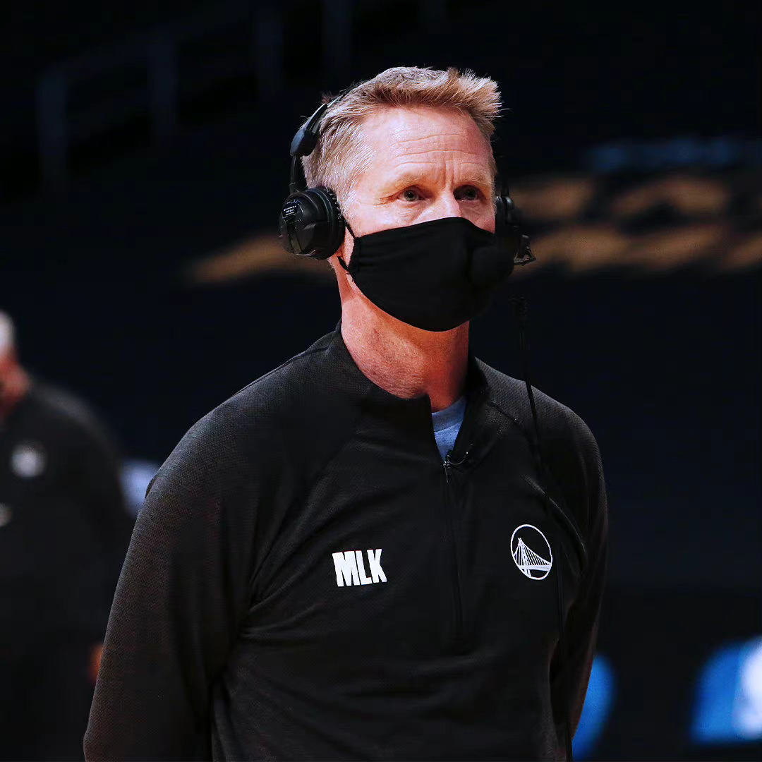 据球队内部人士透露，管理层愿意给予科尔必要的思考时间，但同时也需要在着手处理其他