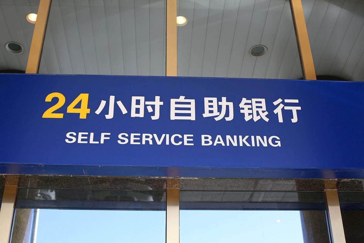 如果说拥有一千万，你还会坚持每天早起赶地铁、穿梭在繁忙的办公室里吗？这个问题，似